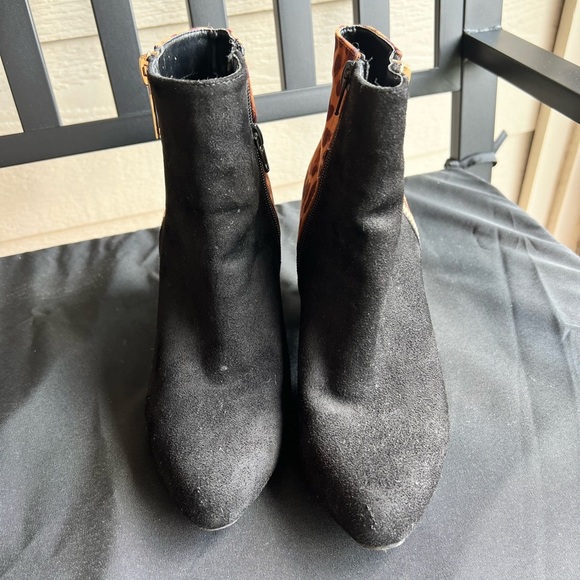Black Suede Ankle Boots with Leopard Print Block Heel & Gold Zipper – Size 7 - Picture 3 of 6